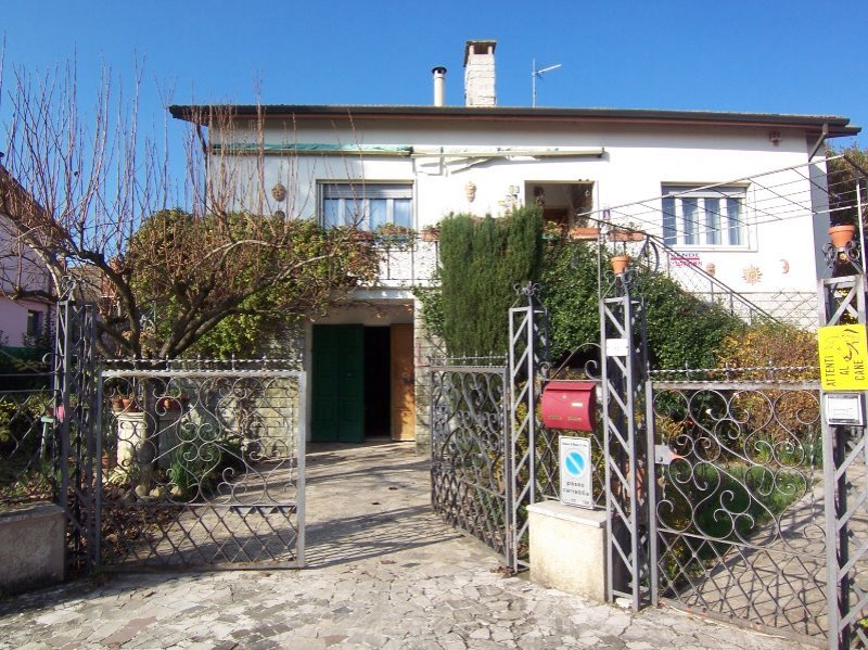 Monte San Vito appartamento in villa a Ancona in Affitto