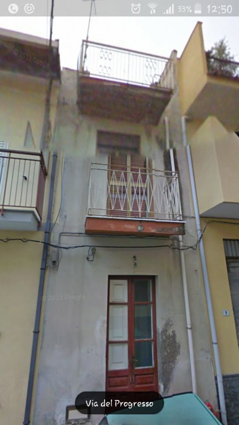 Furci Siculo casa singola su tre livelli a Messina in Vendita