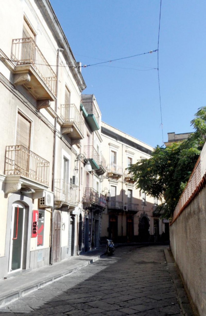 Casa in Bronte centro a Catania in Vendita