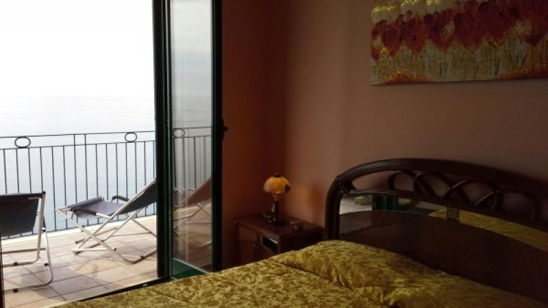 Piraino appartamento vista isole Eolie a Messina in Affitto