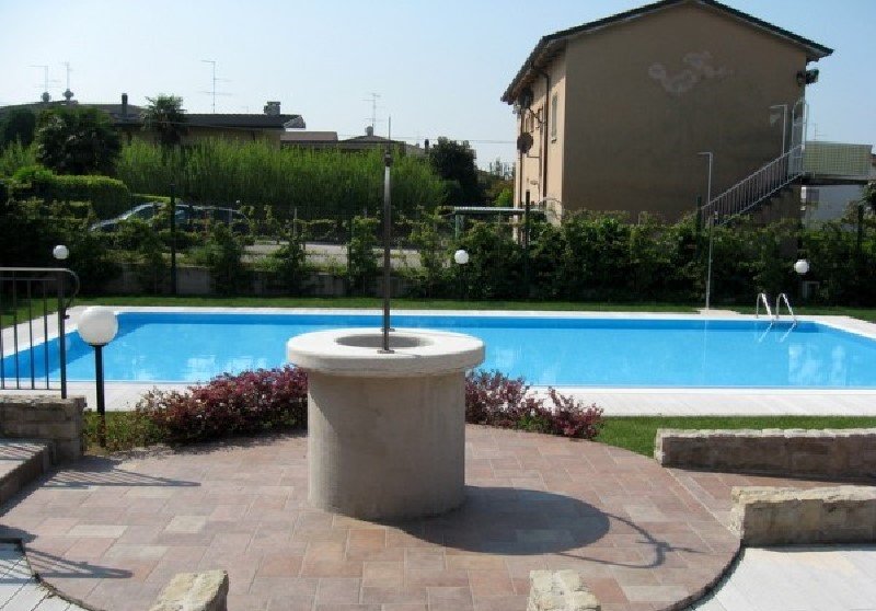 Lazise trilocale con piscina a Verona in Vendita
