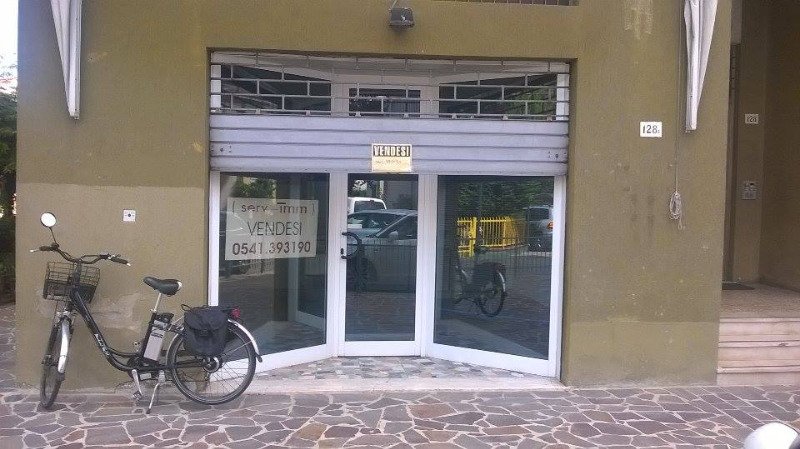 Rimini negozio ufficio a Rimini in Vendita