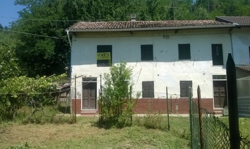 Nizza Monferrato casa con terreno a Asti in Vendita