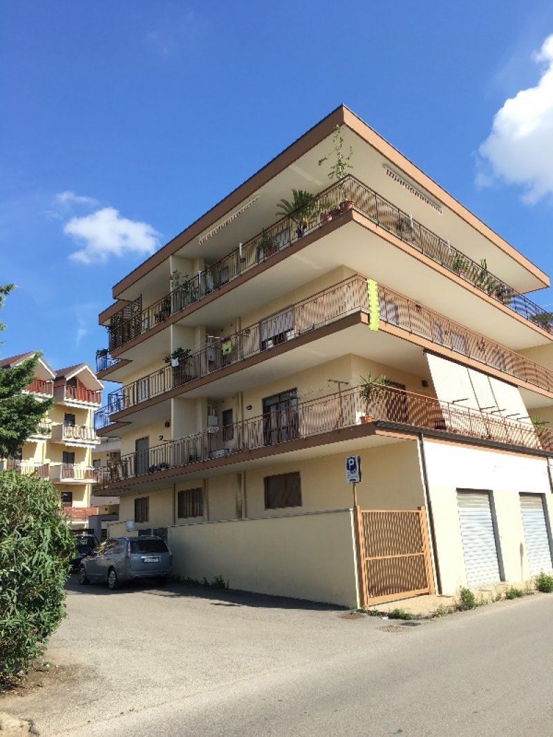 Battipaglia appartamento con mutuo a Salerno in Vendita