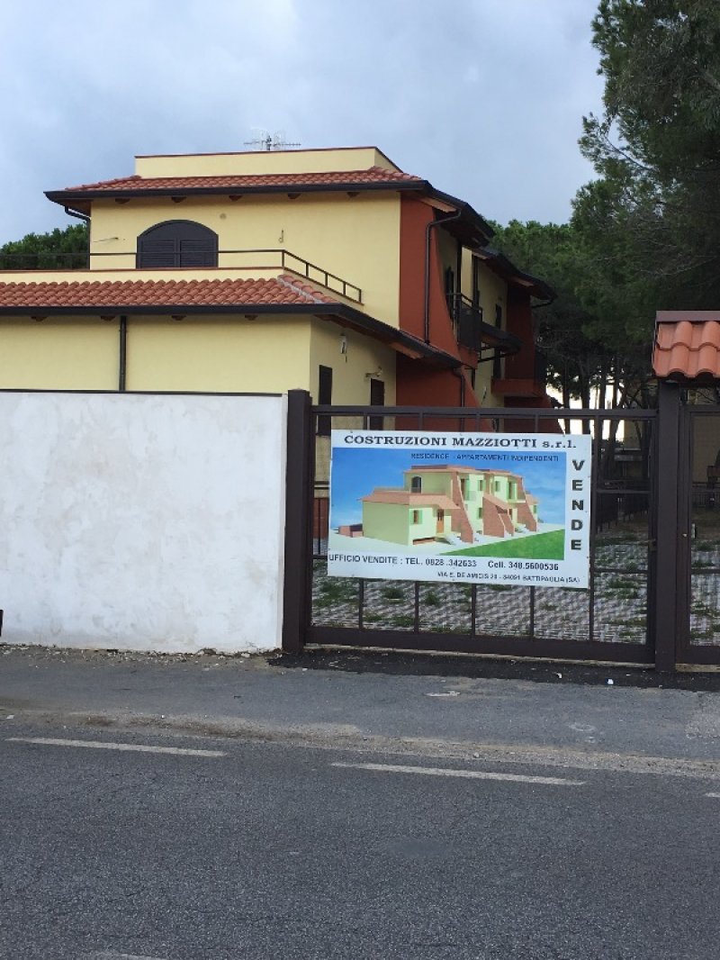 Battipaglia 6 appartamenti con mutuo a Salerno in Vendita