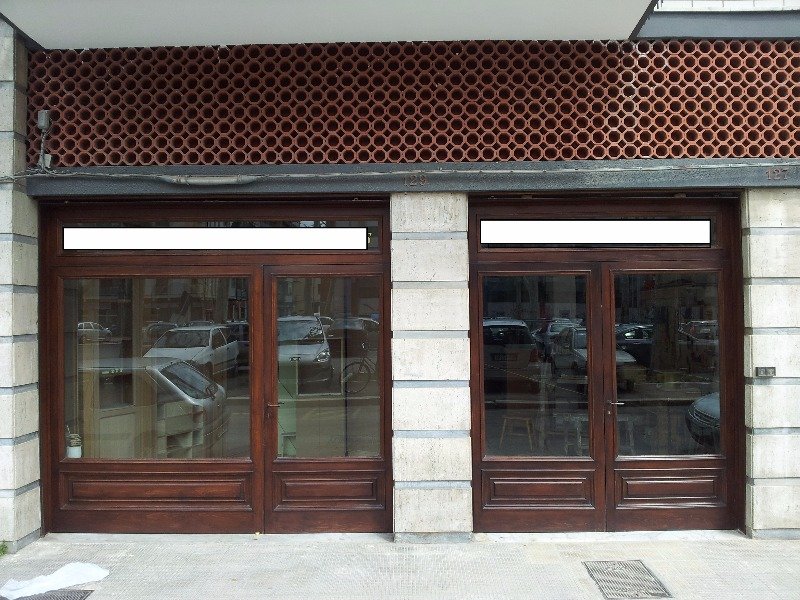 A Bari laboratorio con due vetrine a Bari in Vendita