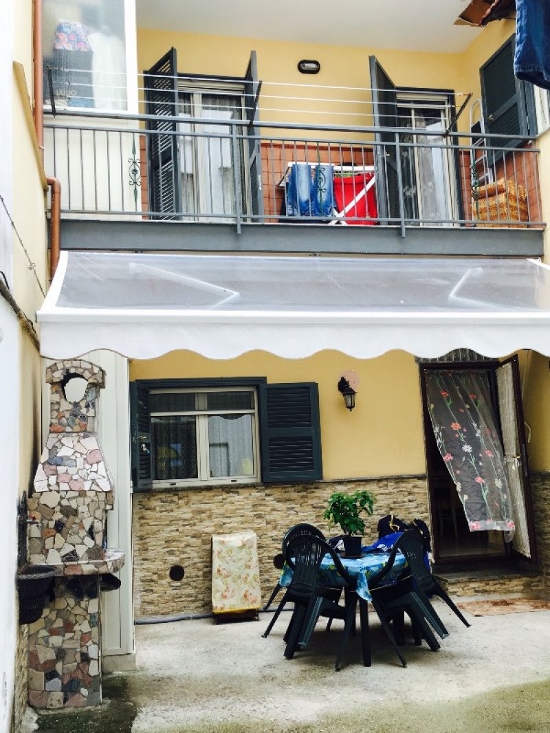 Afragola appartamento soluzione semi indipendente a Napoli in Vendita