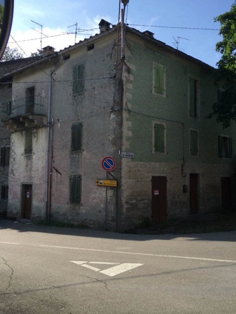 Pievepelago casa su 3 piani a Modena in Vendita
