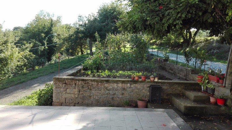 Chia villetta singola con giardino privato a Viterbo in Vendita