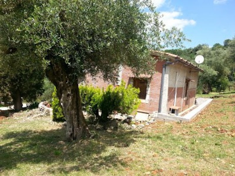 Casa di campagna in Palombara Sabina a Roma in Vendita