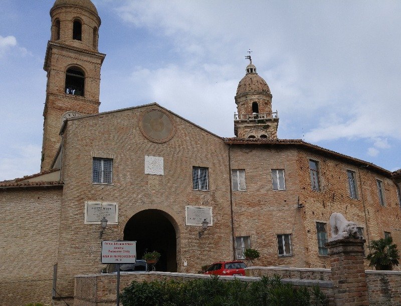 Edificio sito nel centro storico di Orciano a Pesaro e Urbino in Vendita