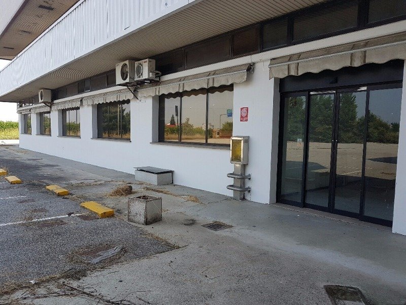 Gualtieri capannone a Reggio nell'Emilia in Affitto