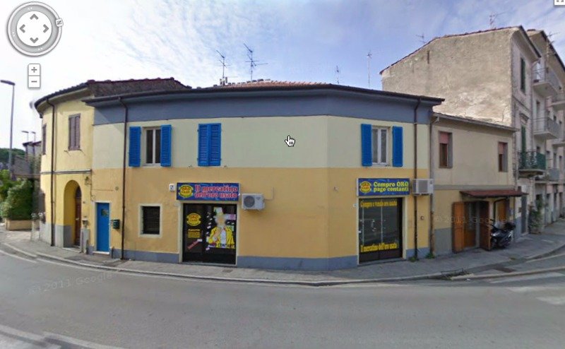 A Viareggio fondo commerciale a Lucca in Affitto