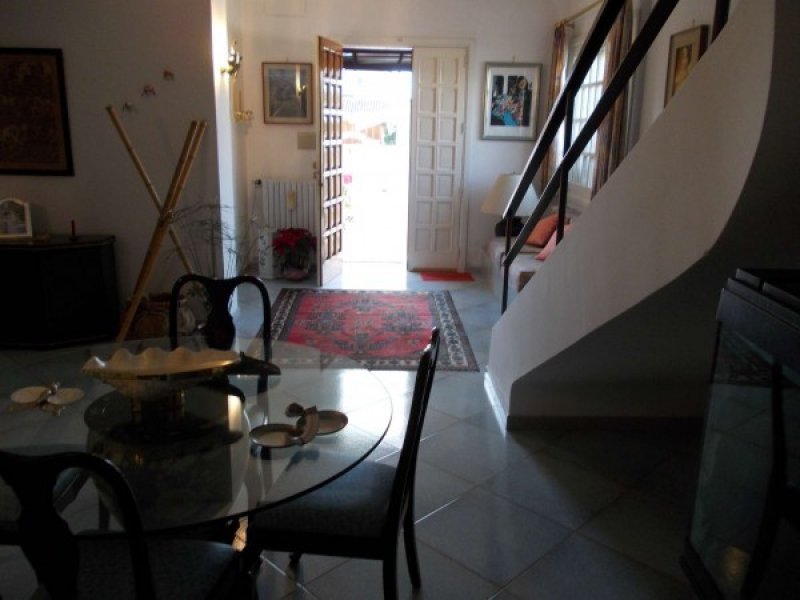 A Melendugno villa su tre livelli a Lecce in Vendita