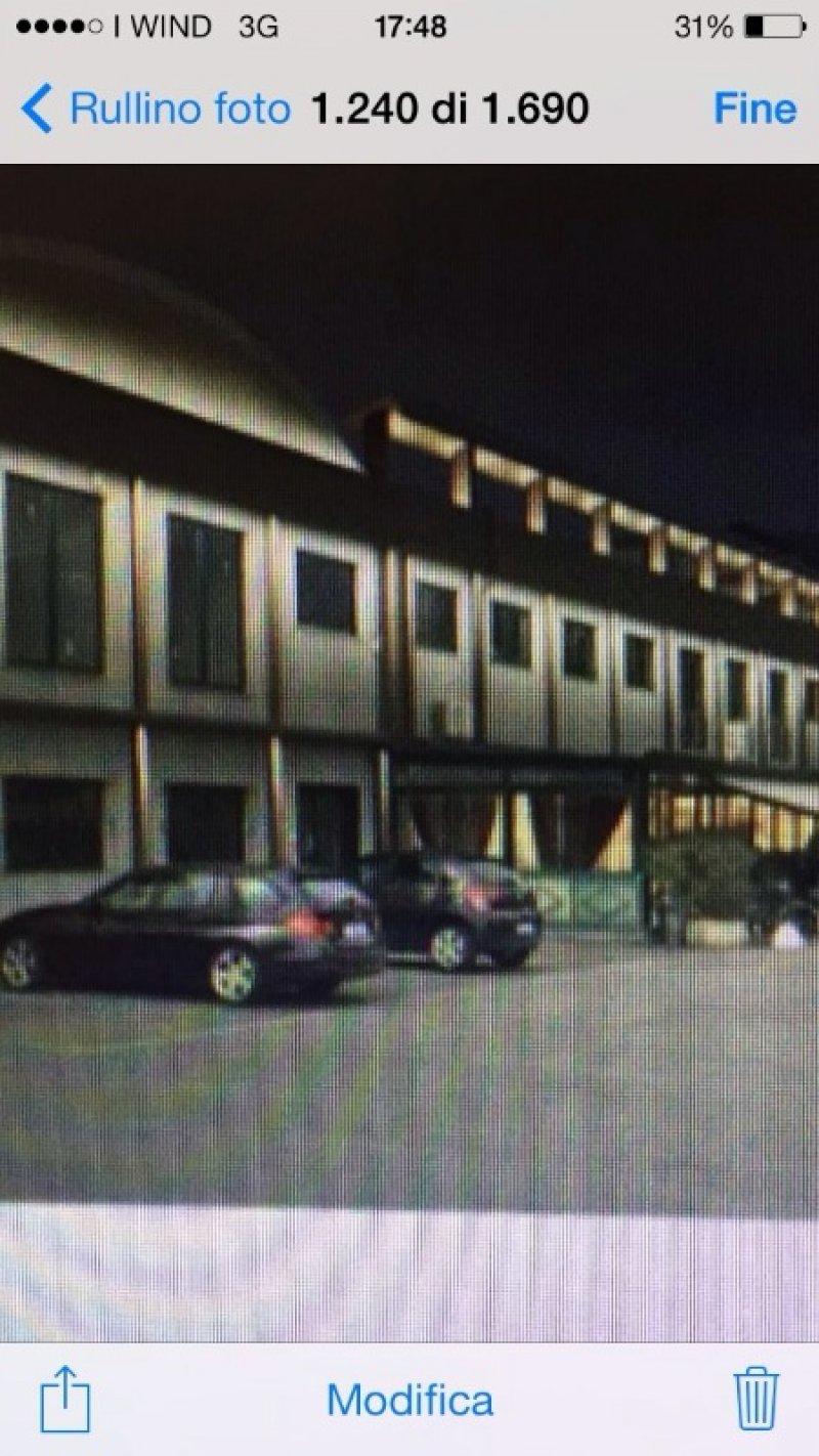 Pietrasanta fondo in complesso commerciale a Lucca in Affitto