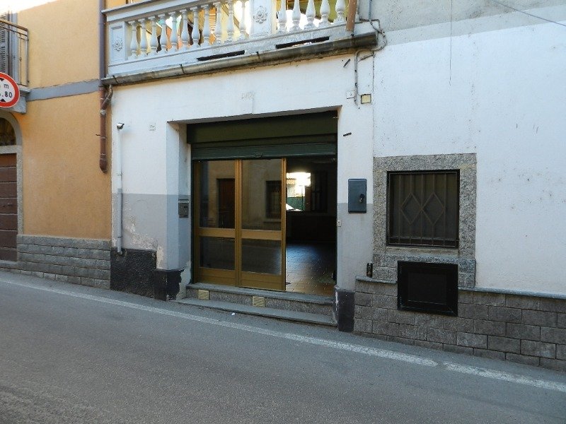 Golasecca negozio ufficio a Varese in Vendita