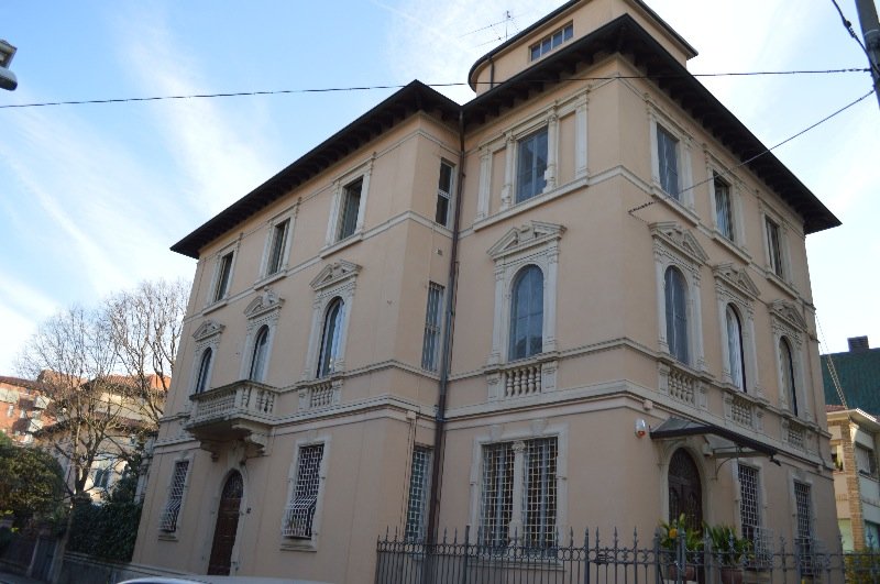Bergamo in palazzo liberty appartamento a Bergamo in Vendita