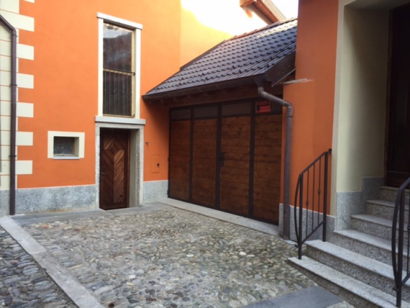Casa nel centro storico di Cossogno a Verbano-Cusio-Ossola in Vendita