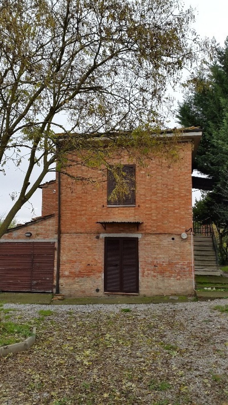 Montepulciano casa singola a Siena in Vendita