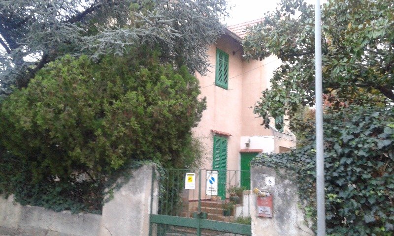 Villa da privato a Mondello Valdesi a Palermo in Vendita