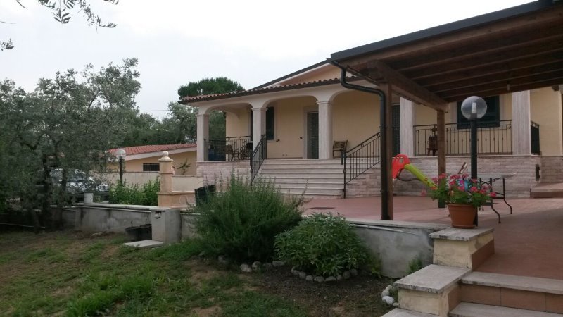 Palombara Sabina villa panoramica a Roma in Vendita