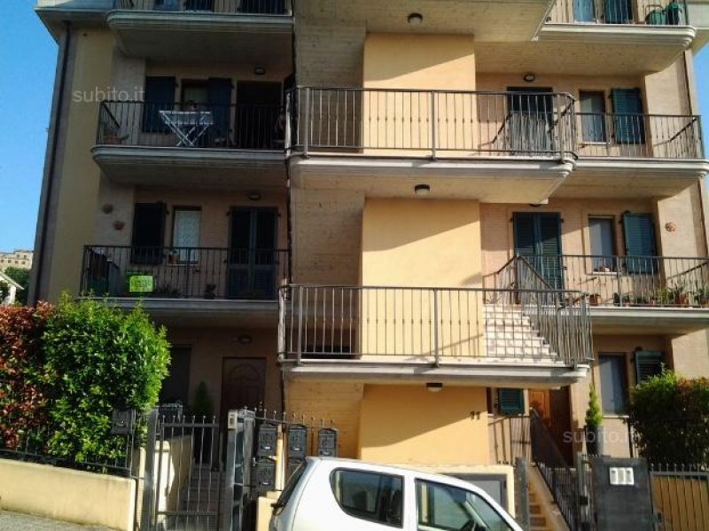 Montegranaro appartamento in condominio con garage a Fermo in Vendita