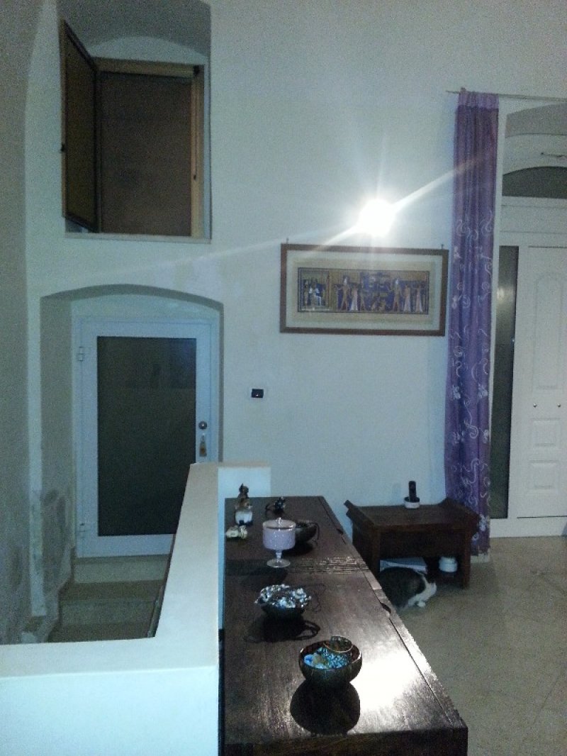 Valenzano casa arredata con mobili di pregio a Bari in Affitto