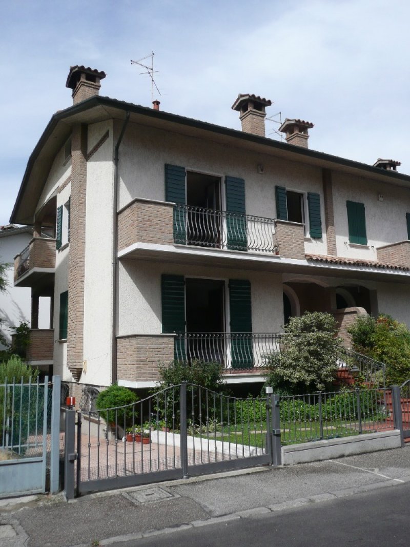 Ravenna villa bifamiliare indipendente a Ravenna in Vendita