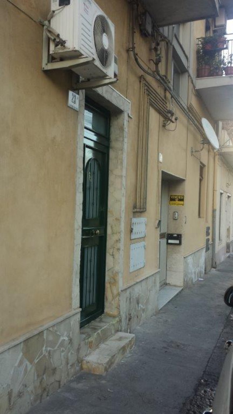 Catania appartamento su due livelli a Catania in Vendita