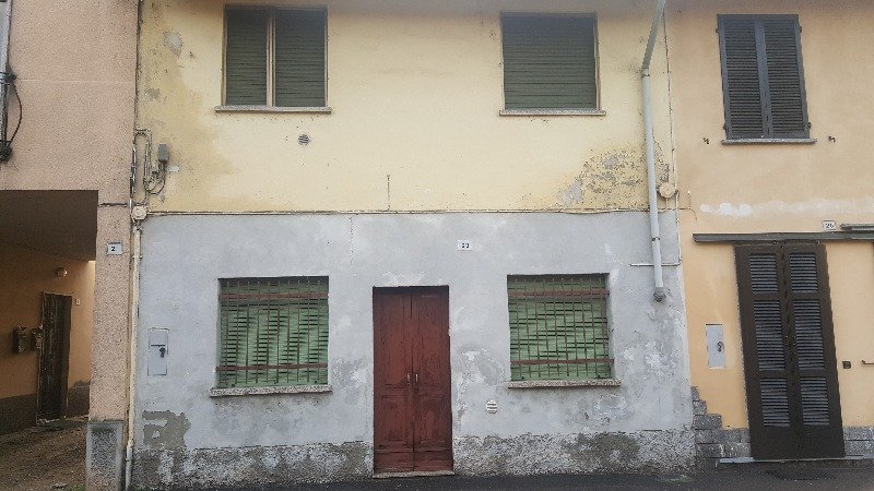 Tromello casa indipendente da ristrutturare a Pavia in Vendita