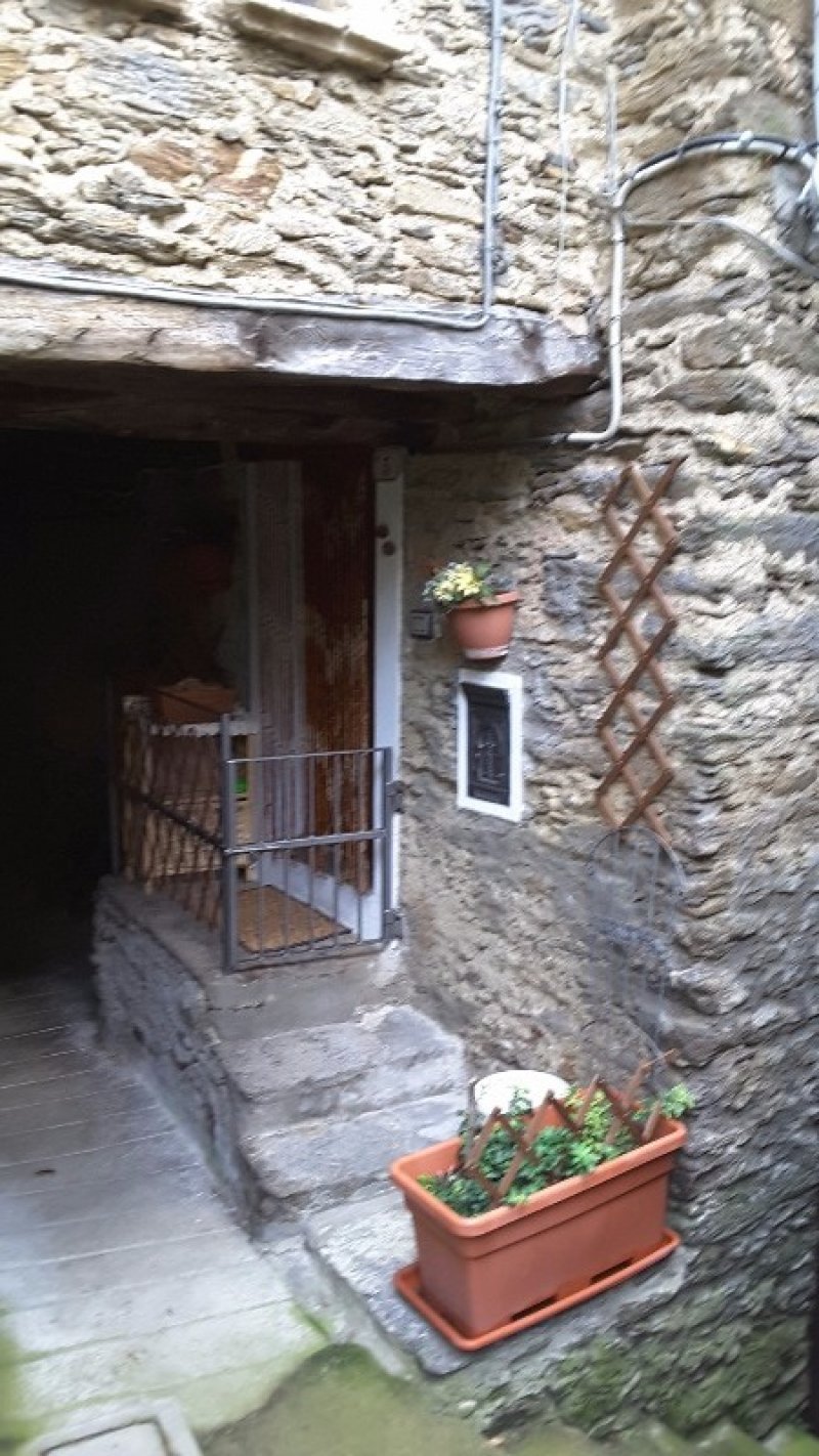 Sueglio casa antica finemente ristrutturata a Lecco in Vendita