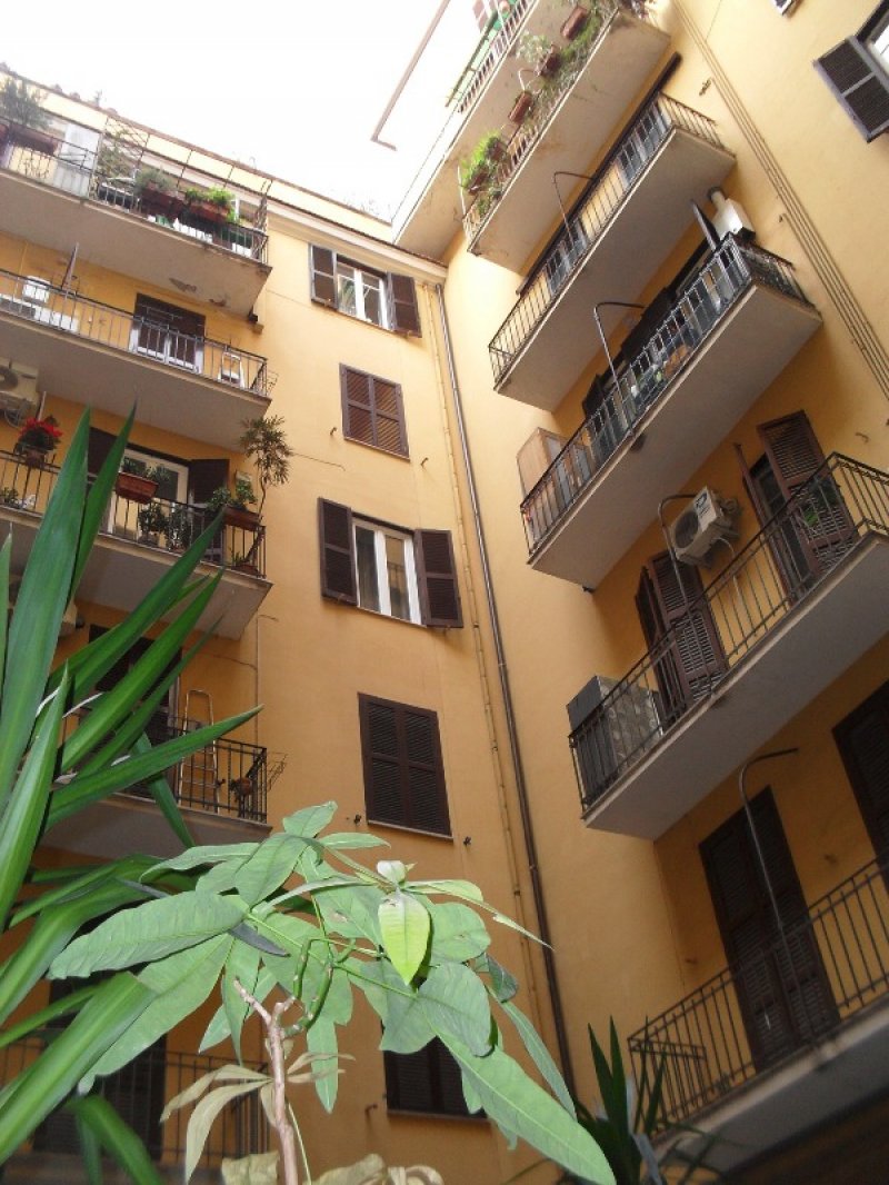 Roma zona Manzoni intero appartamento con terrazzo a Roma in Affitto