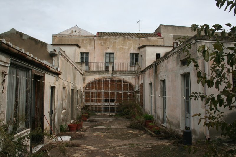 Casa campidanese in centro storico a Pirri a Cagliari in Vendita