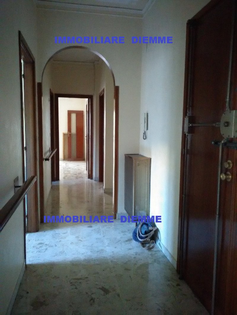 Barletta doppia esposizione appartamento a Barletta-Andria-Trani in Affitto