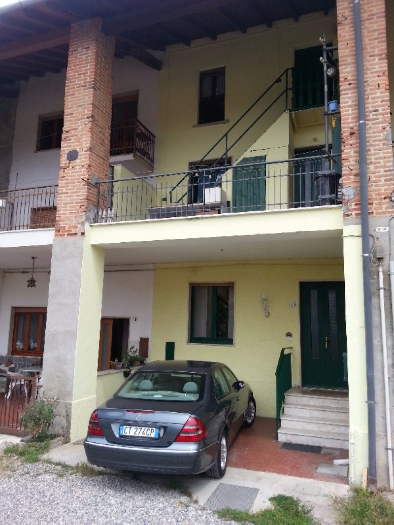 A Oggiona con Santo Stefano casa a Varese in Vendita