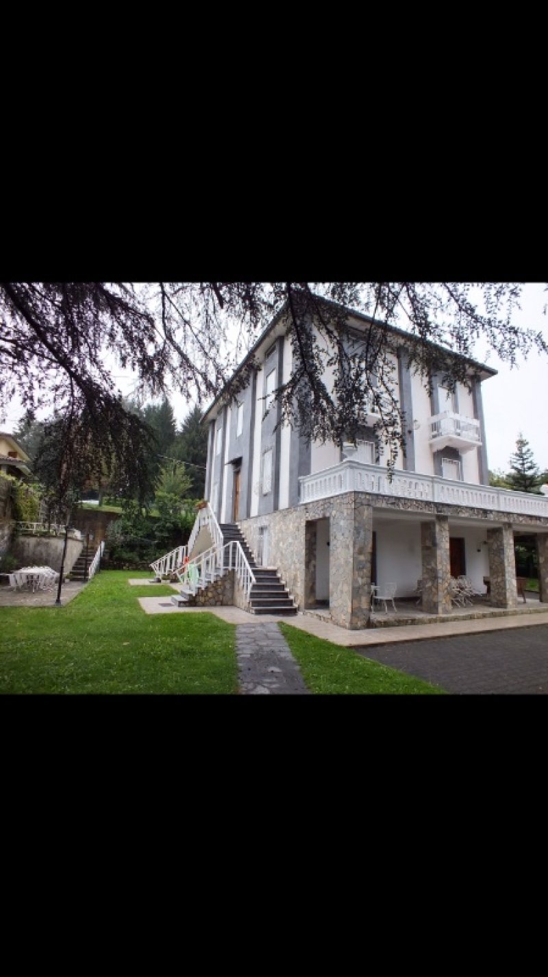 Cadegliano Viconago villa singola a Varese in Vendita