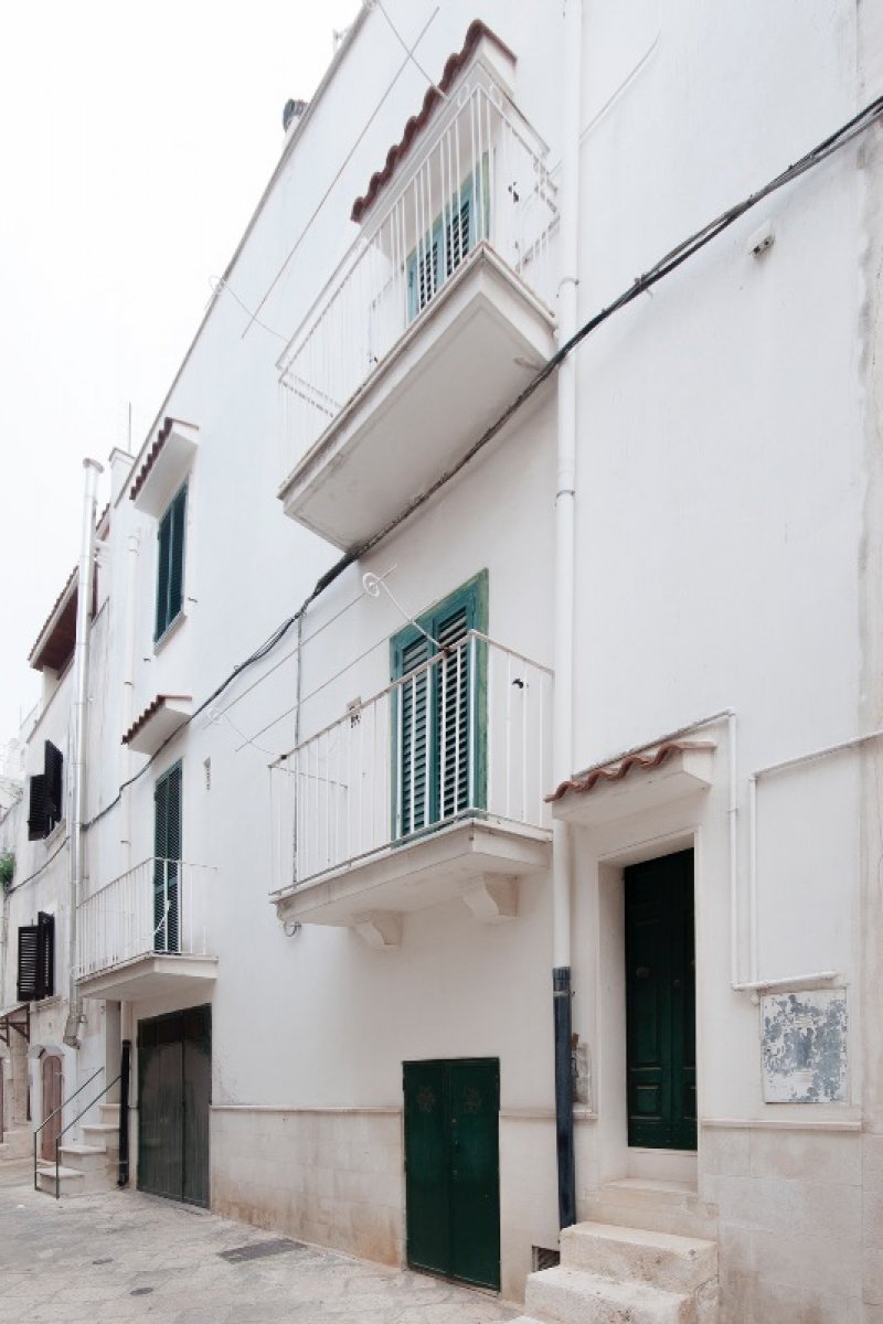 Conversano casa singola in centro storico a Bari in Vendita