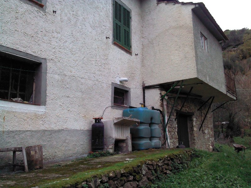 A Ciant tipica villa ligure a Savona in Vendita