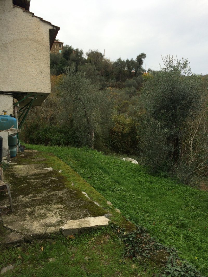 Ciant tipica villa ligure a Savona in Vendita
