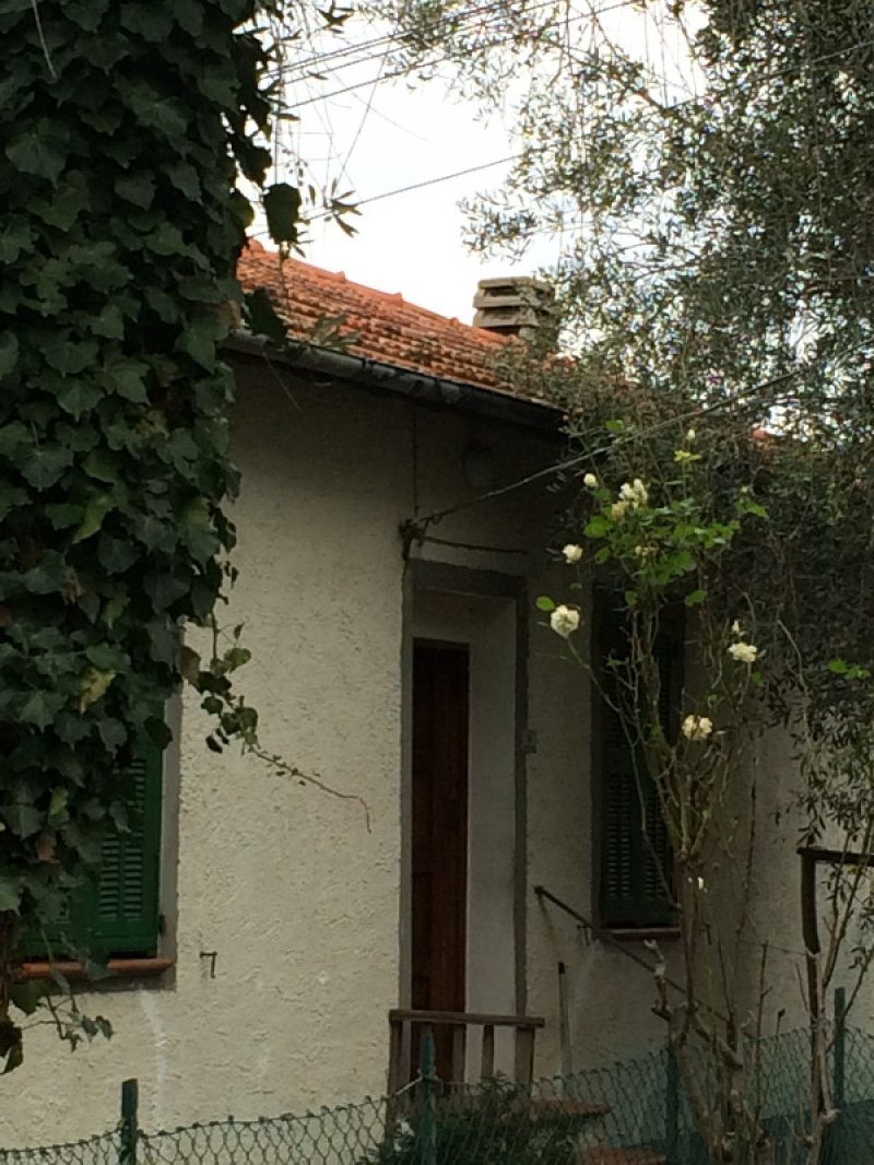 Ciant tipica villa ligure a Savona in Vendita