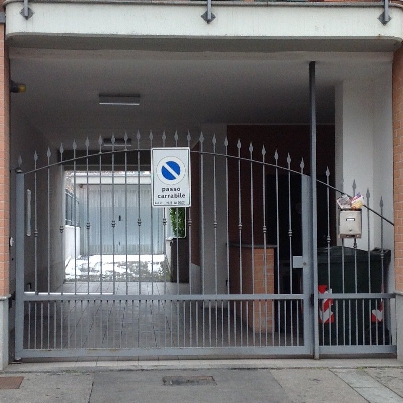 Zona Marche box interni cortile a Torino in Vendita