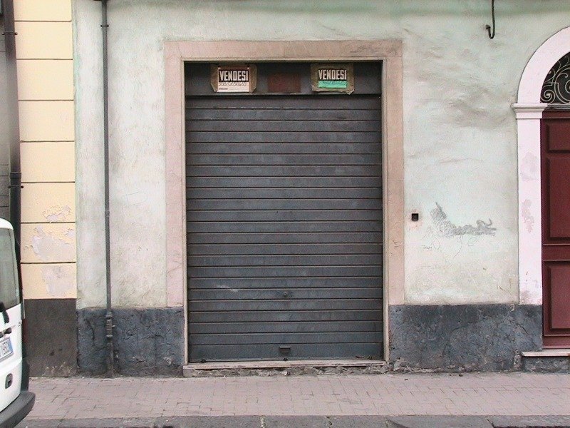 Patern immobile per uso ufficio negozio a Catania in Vendita