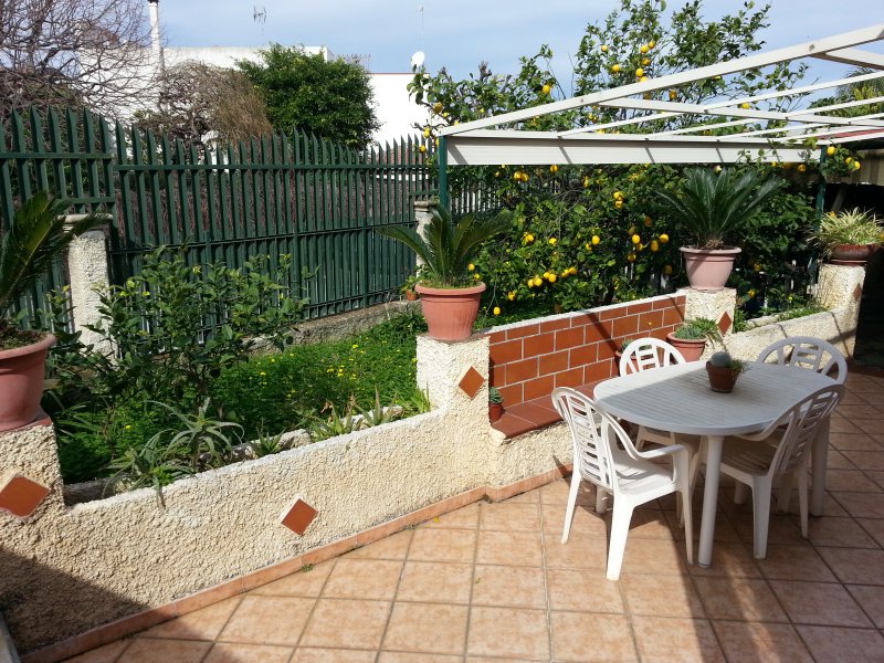 Saponara villa con giardino a Messina in Vendita