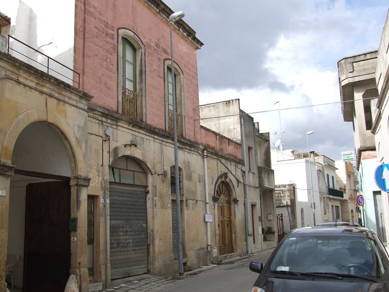 Spongano al centro del Salento antico immobile a Lecce in Vendita