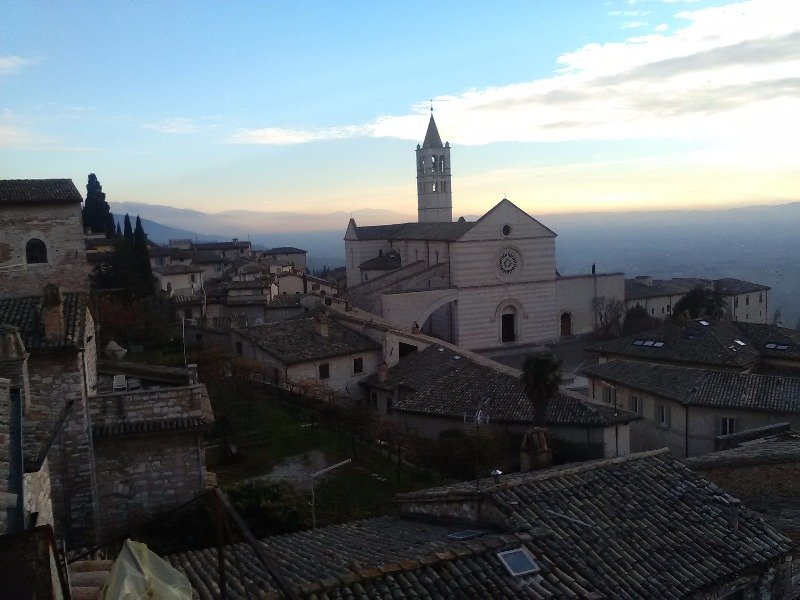 Assisi nel centro storico immobile indipendente a Perugia in Vendita