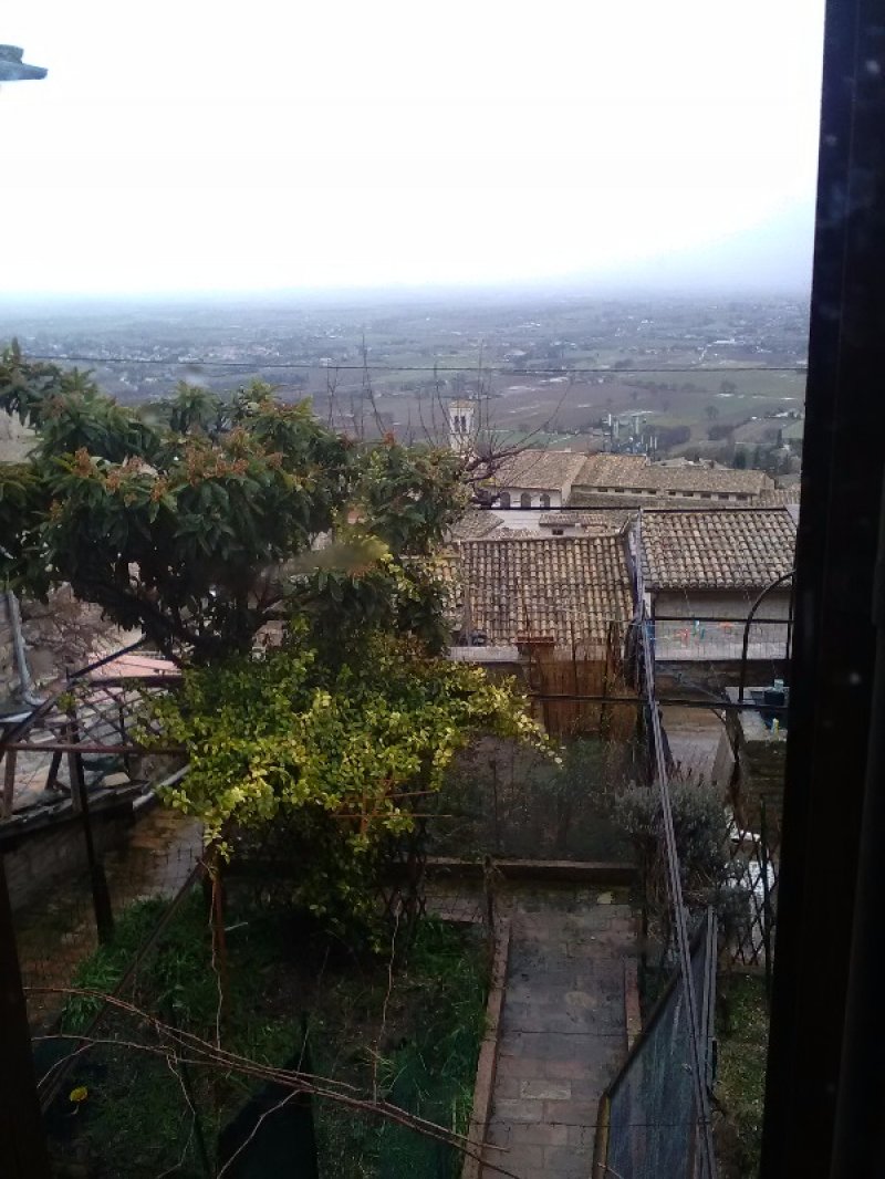 Assisi cielo terra in pietra a Perugia in Vendita
