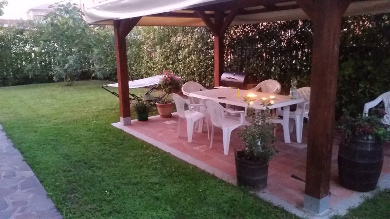 Asti villa singola con ampio giardino a Asti in Vendita