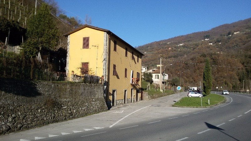 Gallicano casa singola a Lucca in Vendita