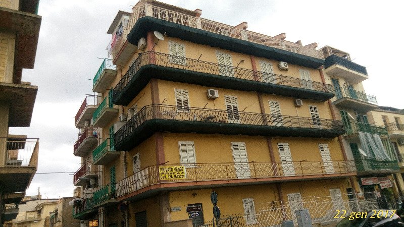Bagheria da privato luminoso appartamento a Palermo in Vendita