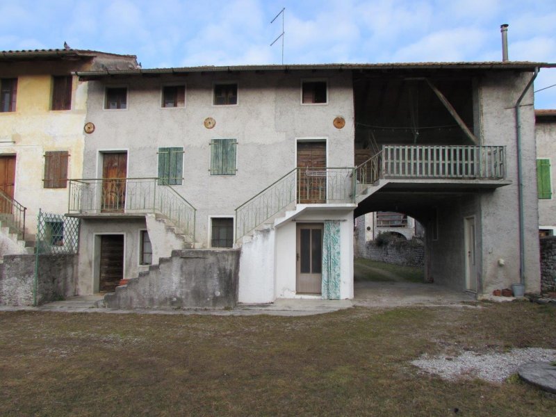 Case contigue in centro storico Cordenons a Pordenone in Vendita